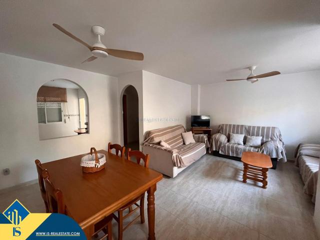 Casa en venta en Orihuela, Campoamor. Casa con terraza en la provincia de Alicante, en la ciudad de Orihuela Costa. 3 habitaciones 105 m² A 400 metros del mar. Casas.