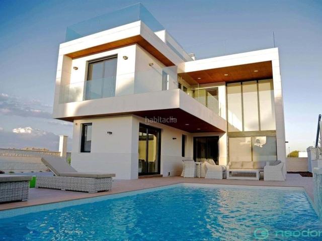 Casa en venta en Orihuela, Campoamor. Casas.