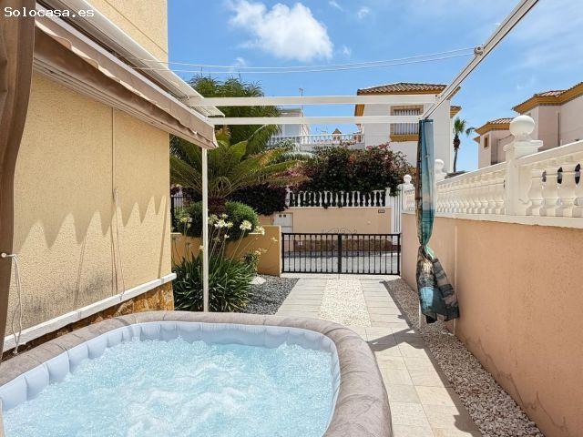 Casa en Venta en Orihuela Costa, Alicante