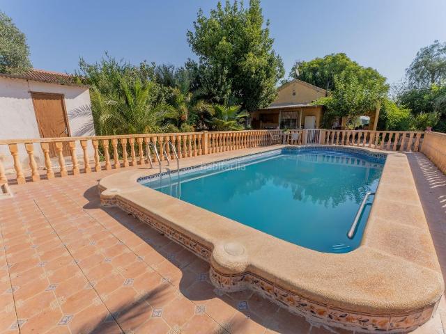 Casa en venta en Orihuela, La Murada Los Vicentes. Campo con piscina Albatera. Casas.