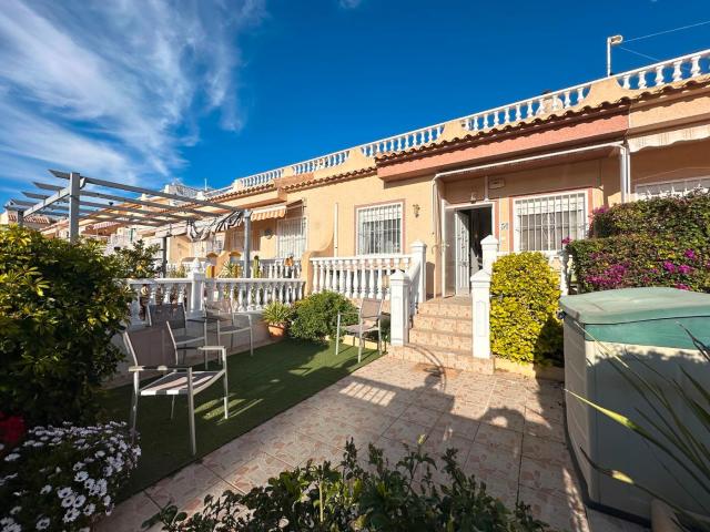 Casa en venta en Orihuela, La Florida. Casas.