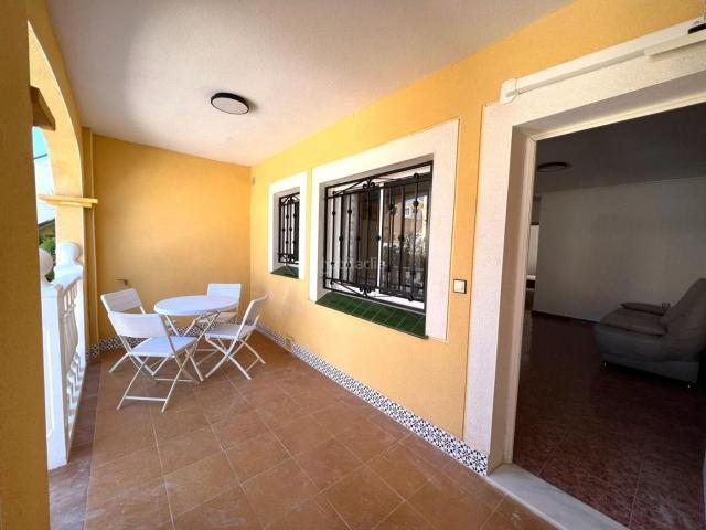 Casa en venta en Orihuela, La Florida. Acogedor Bungalow Semireformado en Los Balcones, Torrevieja. Casas.