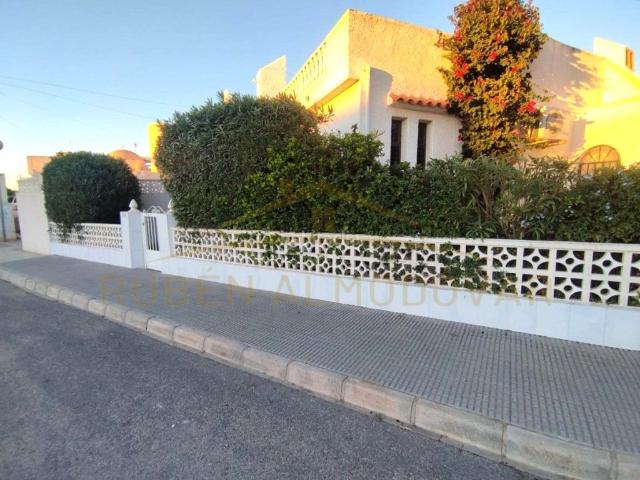 Casa en venta en Orihuela, La Florida. Bungalow 2 habitaciones Venta Orihuela. Casas.
