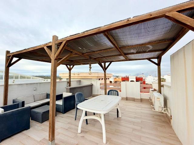 Casa en venta en Orihuela, La Florida. BUNGALOW CON SOLARIÑÓN PRIVADO EN LA PRESTIGIOSA ORIHUELA COSTA. Casas.