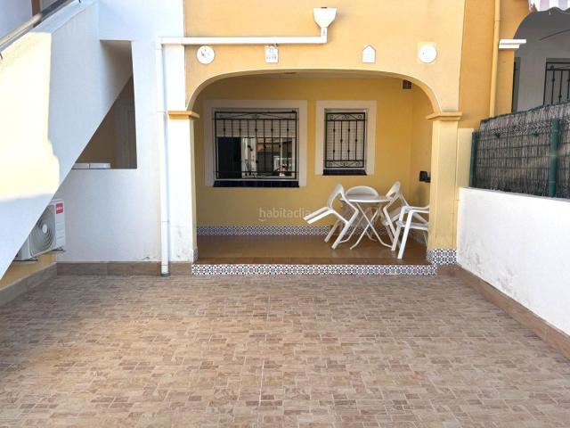 Casa en venta en Orihuela, La Florida. Bungalow planta baja de 2 dormitorios en urbanización con 2 piscinas en Los Balcones. Casas.