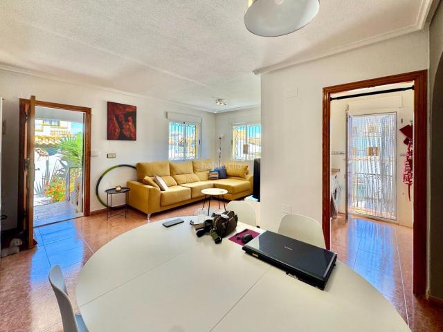 Casa en venta en Orihuela, La Florida. precioso adosado con espacios exteriores en los altos. Casas.