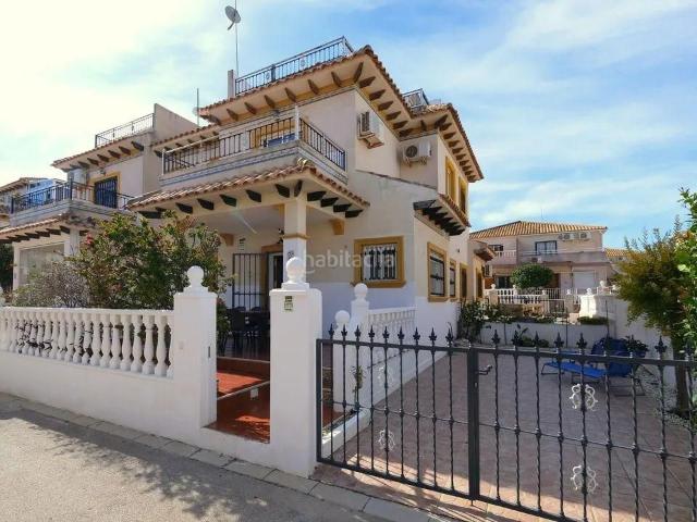 Casa en venta en Orihuela, La Regia. Casa adosada en Cabo Roig Parcela espaciosa y excelente ubicación Orihuela Costa. Casas.