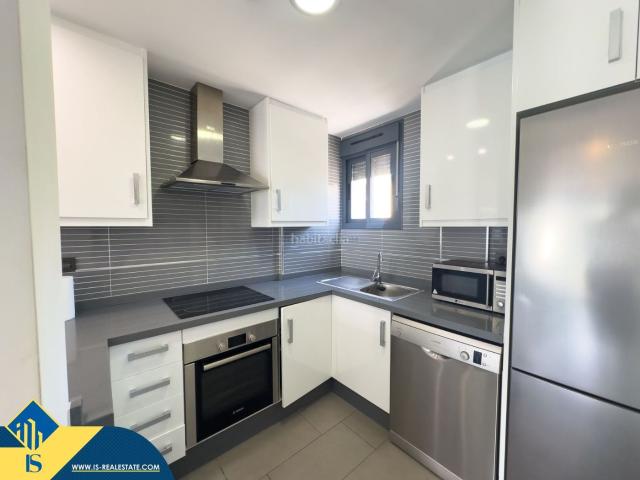 Casa en venta en Orihuela, La Zenia. Bungalow con piscina comunitaria, en la provincia de Alicante, en la localidad de Orihuela Costa. 2 habitaciones 67 m² A 1 kil. Casas.