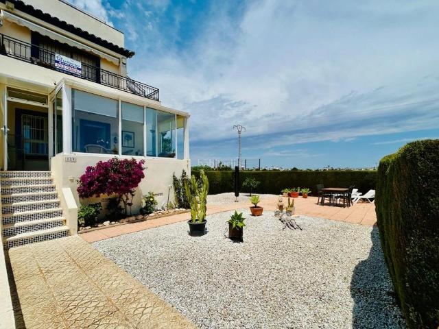 Casa en venta en Orihuela, Lomas de Cabo Roig Los Dolses. BUNGALOW EN PLANTA BAJA DE 2 DORMITORIOS 2 BAÑOS EN VILLA MARTIN ORIHUELA COSTA ALICANTE. Casas.