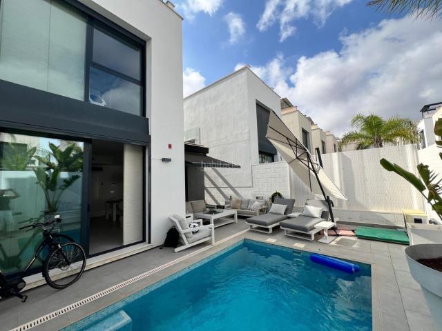 Casa en venta en Orihuela, Los Almendros. Casas.