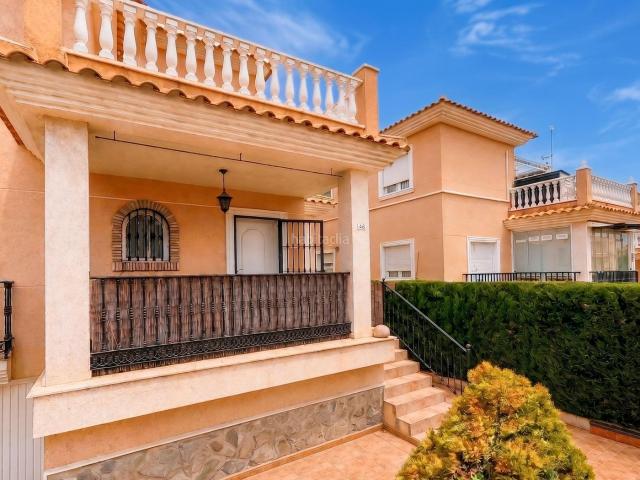 Casa en venta en Orihuela, Los Balcones y los Altos. Chalet Independiente en una Exclusiva Urbanización ?errada in Los Altos, Orihuela. Casas.