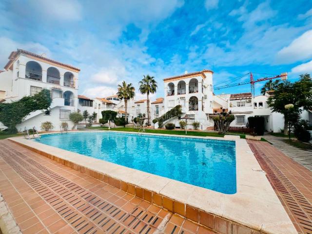 Casa en venta en Orihuela, Playa Flamenca. Bungalow en venta en La Zenia, 2 dormitorios. Casas.