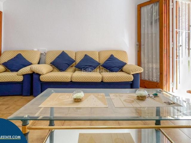 Casa en venta en Orihuela, Playa Flamenca. Casa con terraza, en la provincia de Alicante, en Orihuela Costa. 3 habitaciones 68 m² A 250 metros del mar. Casas.