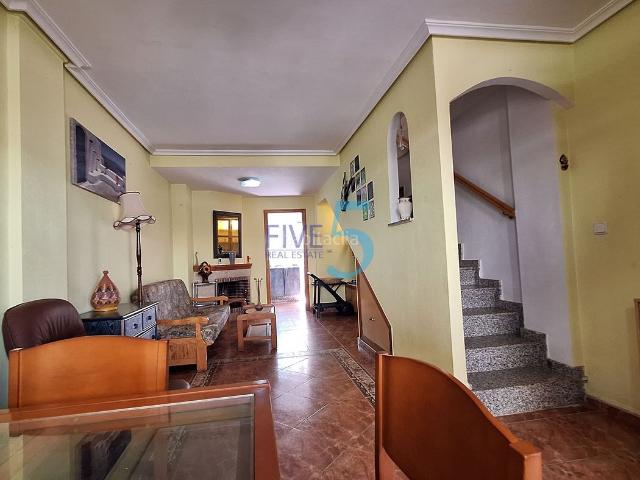Casa en venta en Orihuela, Playa Flamenca. Espacio para todos junto a Zenia Boulevard! Se vende fantástico townhouse de 3 hab y 3 baños 80 m en Playa Flamenca. Necesita una. Casas.
