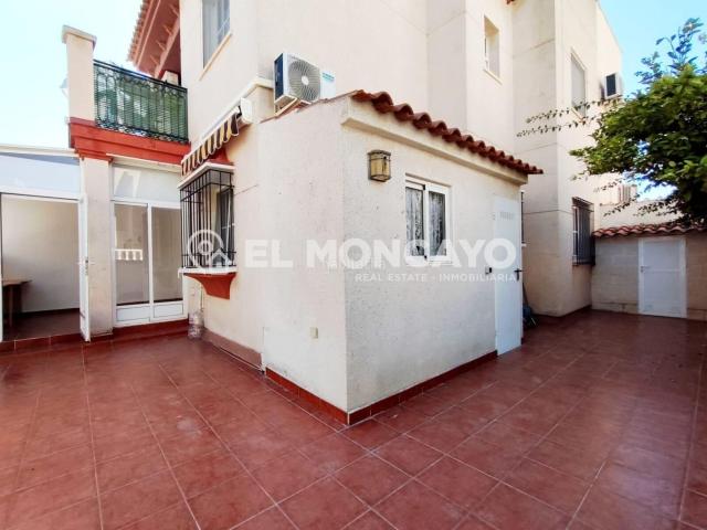 Casa en venta en Orihuela, Playa Flamenca. Fantástico bungalow planta baja con jardín en Orihuela Costa, Alicante, Costa Blanca. Casas.
