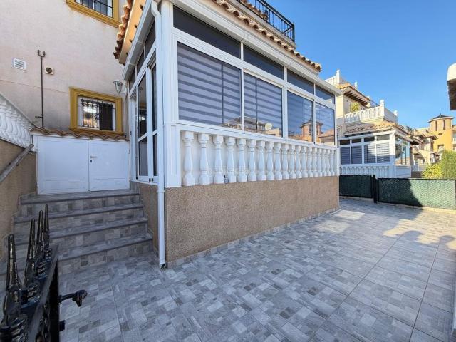 Casa en venta en Orihuela, Villamartín Las Filipinas. CASA ADOSADA REFORMADA CON GARAJE LAS FILIPINAS, ORIHUELA COSTA. Casas.