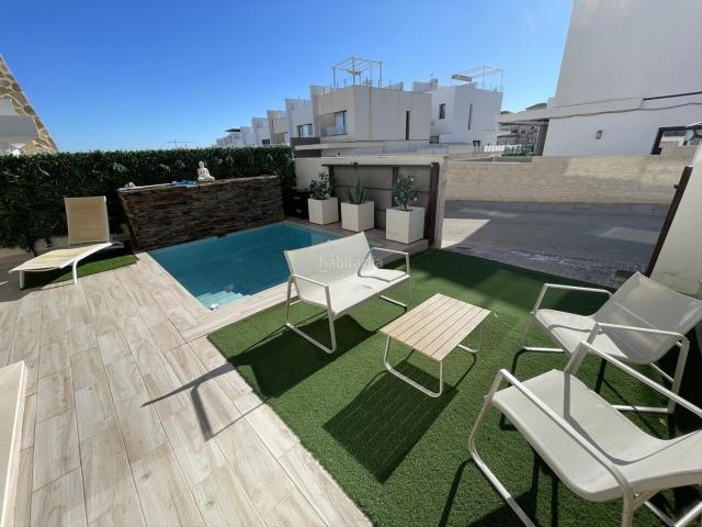 Casa en venta en Orihuela, Villamartín Las Filipinas. Casas.