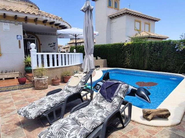 Casa en venta en Orihuela, Villamartín Las Filipinas. Casas.