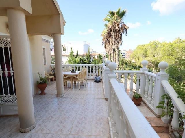 Casa en venta en Orihuela, Lomas de Campoamor Las Ramblas. Casas.