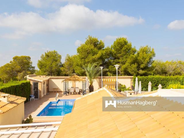 Casa en venta en Orihuela, Villamartín Las Filipinas. Casas.