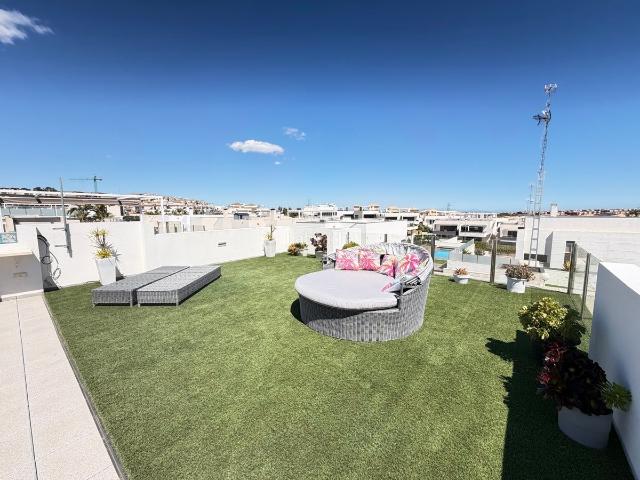 Casa en venta en Orihuela, Villamartín Las Filipinas. Casas.