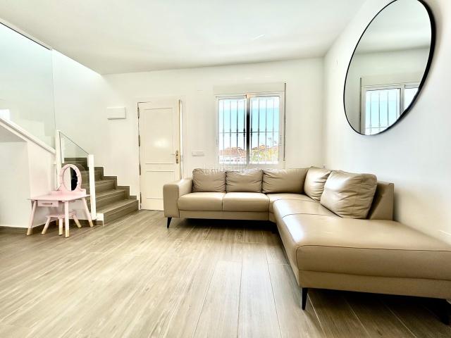 Casa en venta en Orihuela, Villamartín Las Filipinas. Casas.
