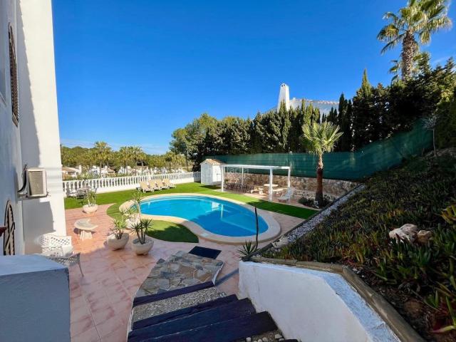 Casa en venta en Orihuela, Villamartín Las Filipinas. Casas.
