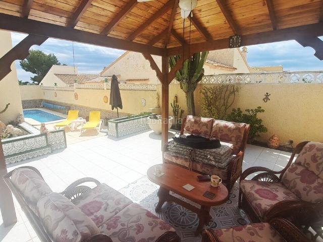 Casa en venta en Orihuela, Villamartín Las Filipinas. Casas.