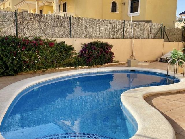 Casa en venta en Orihuela, Villamartín Las Filipinas. Casas.