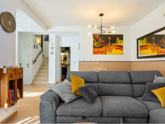 Casa en venta en Orihuela, Villamartín Las Filipinas. ENCANTADORA CASA ADOSADA DE 3 HABITACIONES SITUADA EN VILLAMARTÍN. Casas.