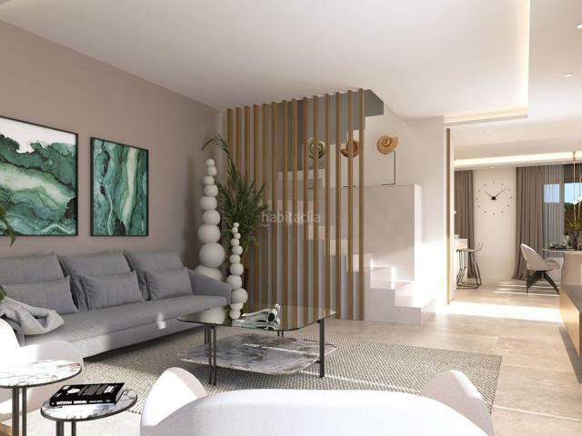 Casa en venta en Orihuela, Villamartín Las Filipinas. Villa Semidetached de 3 dormitorios y 2 baños con piscina y jardín en Villamartin. Casas.