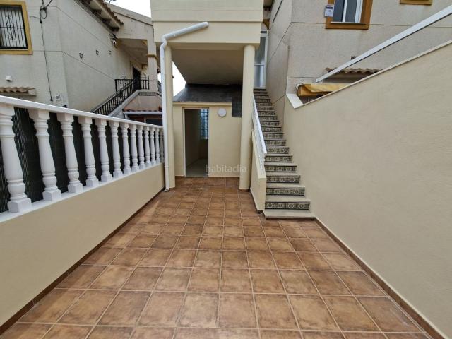 Casa en venta en Orihuela, Zeniamar Horizonte La Campana. Orihuela costa, Playa flamenca, bungalow planta alta de 51 m2, con dos dormitorios, terraza, jardin, piscina communitaria. Casas.