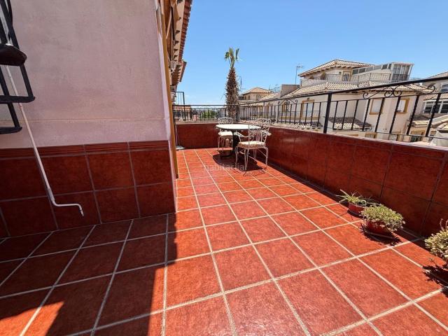 Casa en venta en Orihuela, Zeniamar Horizonte La Campana. Bungalow en planta alta con solárium, piscina comunitaria y trastero a 1 km del mar. Casas.