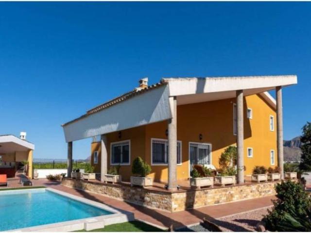 Casa en Venta en Orihuela