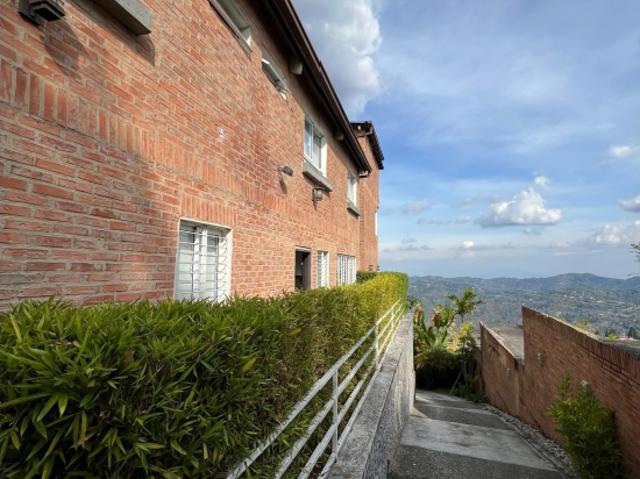CASA EN VENTA EN ORIPOTO