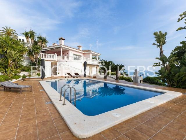 Casa en venta en Oropesa del Mar, Playa de la Concha. Majestuosa Residencia frente al Mar en Oropesa del Mar con Piscina Privada y Vistas Espectaculares. Casas Oropesa del.