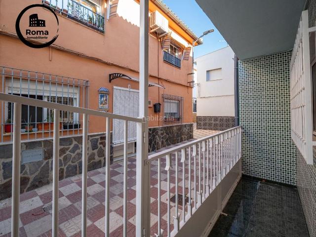 Casa en venta en Atarfe. CASA HACIENDO ESQUINA EN ATARFE. Casas.