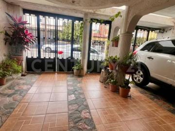 Casa En Venta En Autocinema, Guadalajara