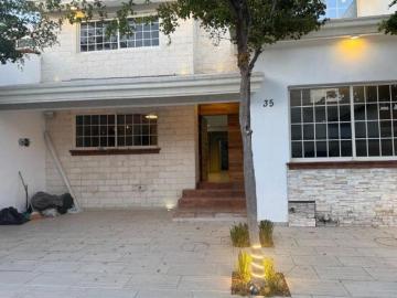 Casa en Venta en Av. Naciones Unidas Zapopan Jalisco