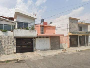 Casa en venta en Av. Jose Maria Morelos, San Baltazar Campeche, Puebla, Pue