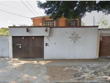 Casa en venta en Av. Tlahuac, Lomas Estrella 2da Secc, Ciudad de México, CDMX, México, 09890. Metro Lomas Estrella, Metro Calle 11, Metro San Andrés Tomatlán