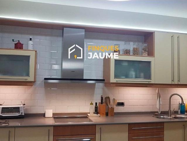 Casa en venta en avenida Catalunya, Anglesola, de 160 m² 6 habitaciones por 235.000