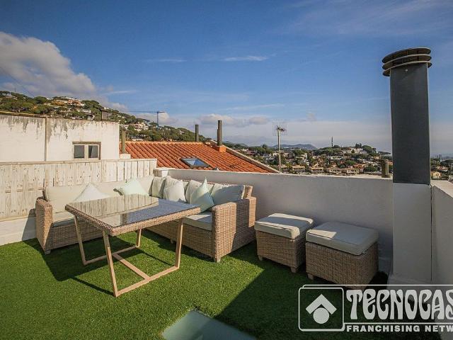Casa en venta en avenida Sant Pere, Premià de Dalt, de 130 m² 3 habitaciones por 389.000 €