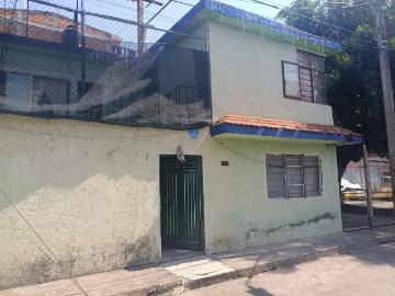 Casa en venta en Avenida Pedregal, Morelia – Oportunidad de remodelación en zona residencial