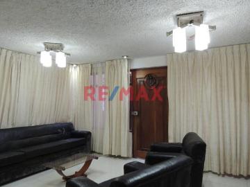 Casa En Venta En Avenida Urbanizacion Satelite. Z.CASTILLO