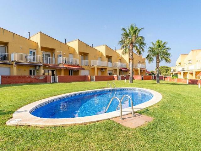 Casa en venta en avenida Verge de Montserrat, Mont Roig del Camp, de 120 m² 3 habitaciones por 311.000