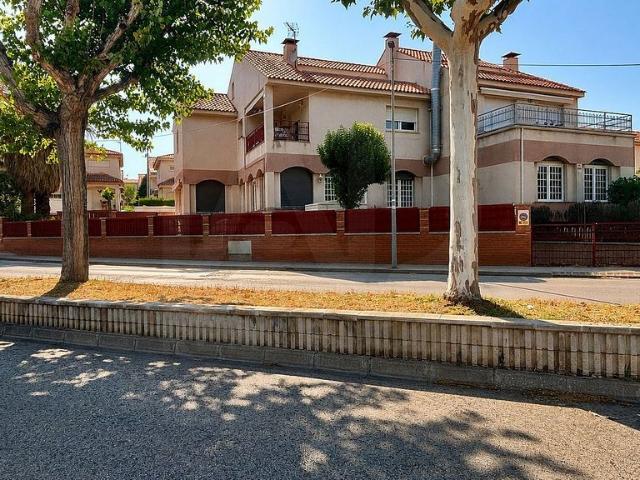 Casa en venta en Abrera, de 213 m² 7 habitaciones por 575.000