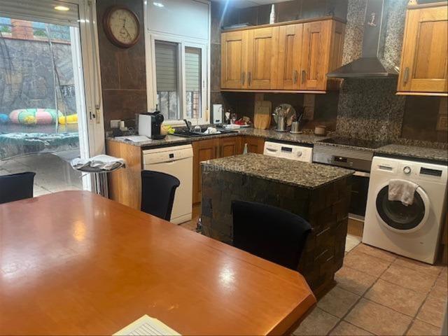 Casa en venta en Abrera. OPORTUNIDAD CASA 3H MUY SOLEDADA VIVENDA EN UNA PLANTA. Casas.