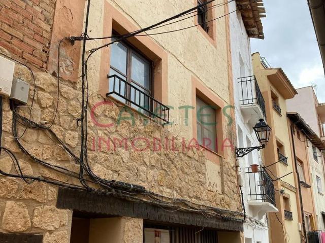 Casa en venta en Ademuz. Ademuz.Casa de pueblo con garaje.SIN COMISION. Casas.