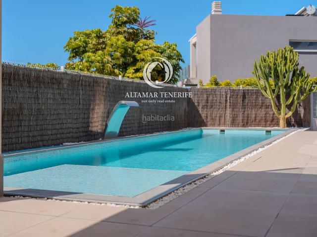 Casa en venta en Adeje, Armeñime Las Moraditas Las Cancelas. Villa moderna y luminosa en Nirvana Paraíso, Playa Paraíso. Casas.